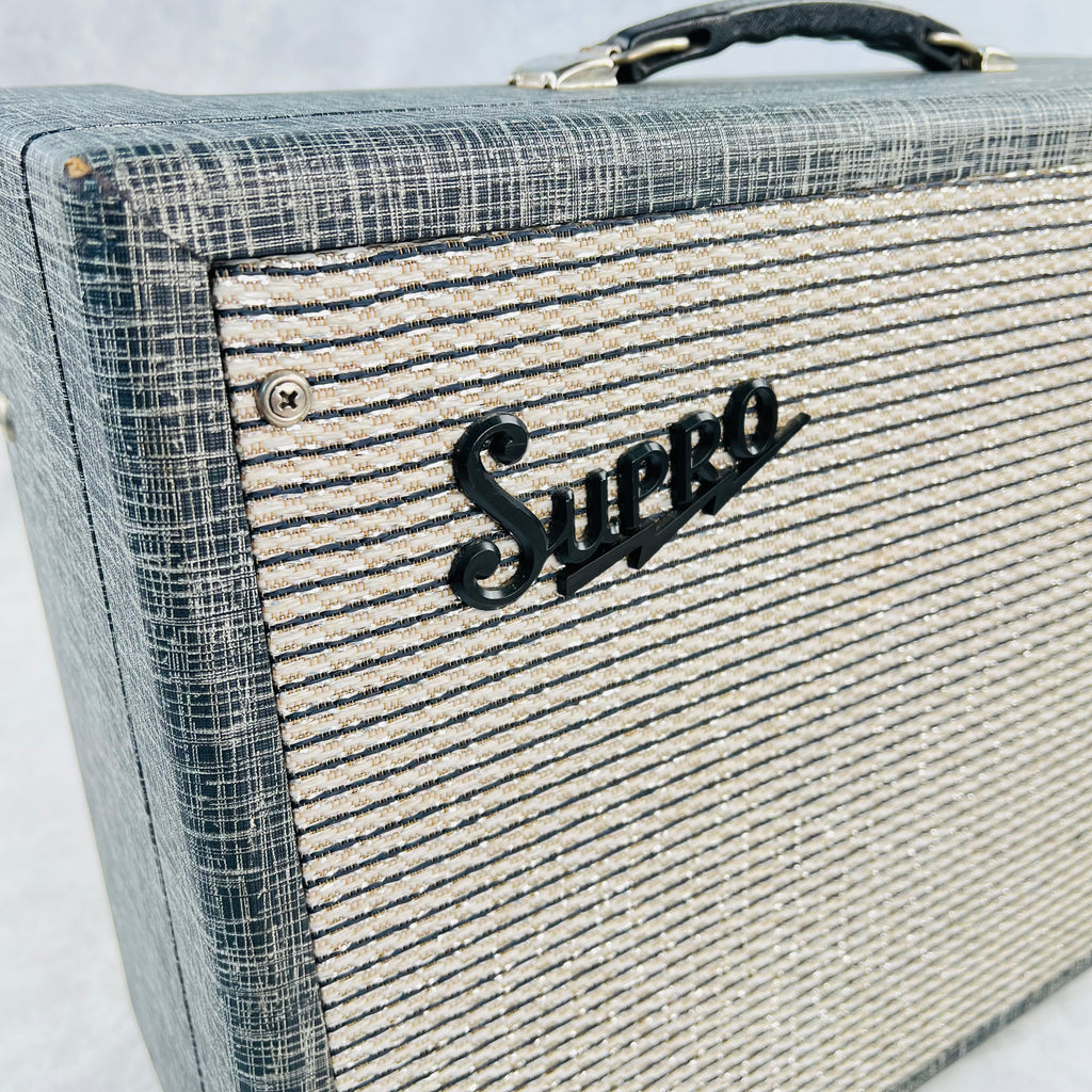 1966 Supro Model 16T 1x8" 5w Vintage Guitar Combo Amplifier with Tremolo Silver - 2
