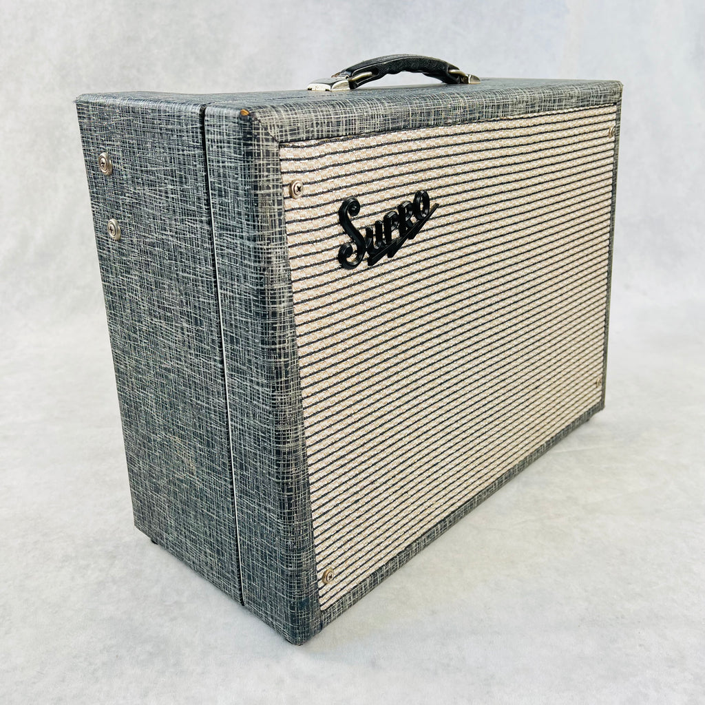 1966 Supro Model 16T 1x8" 5w Vintage Guitar Combo Amplifier with Tremolo Silver - 7