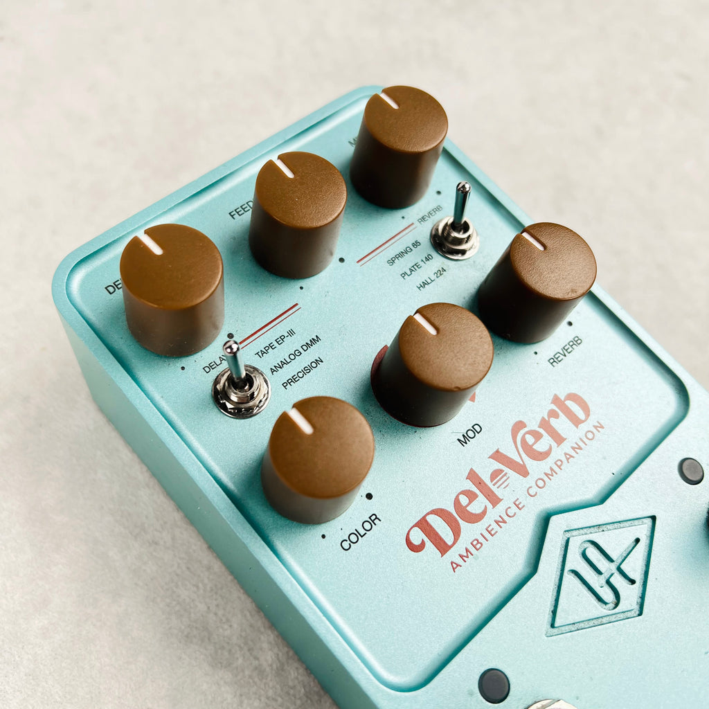 Universal Audio Del-Verb Ambience Companion Pedal - Seafoam Green - 2