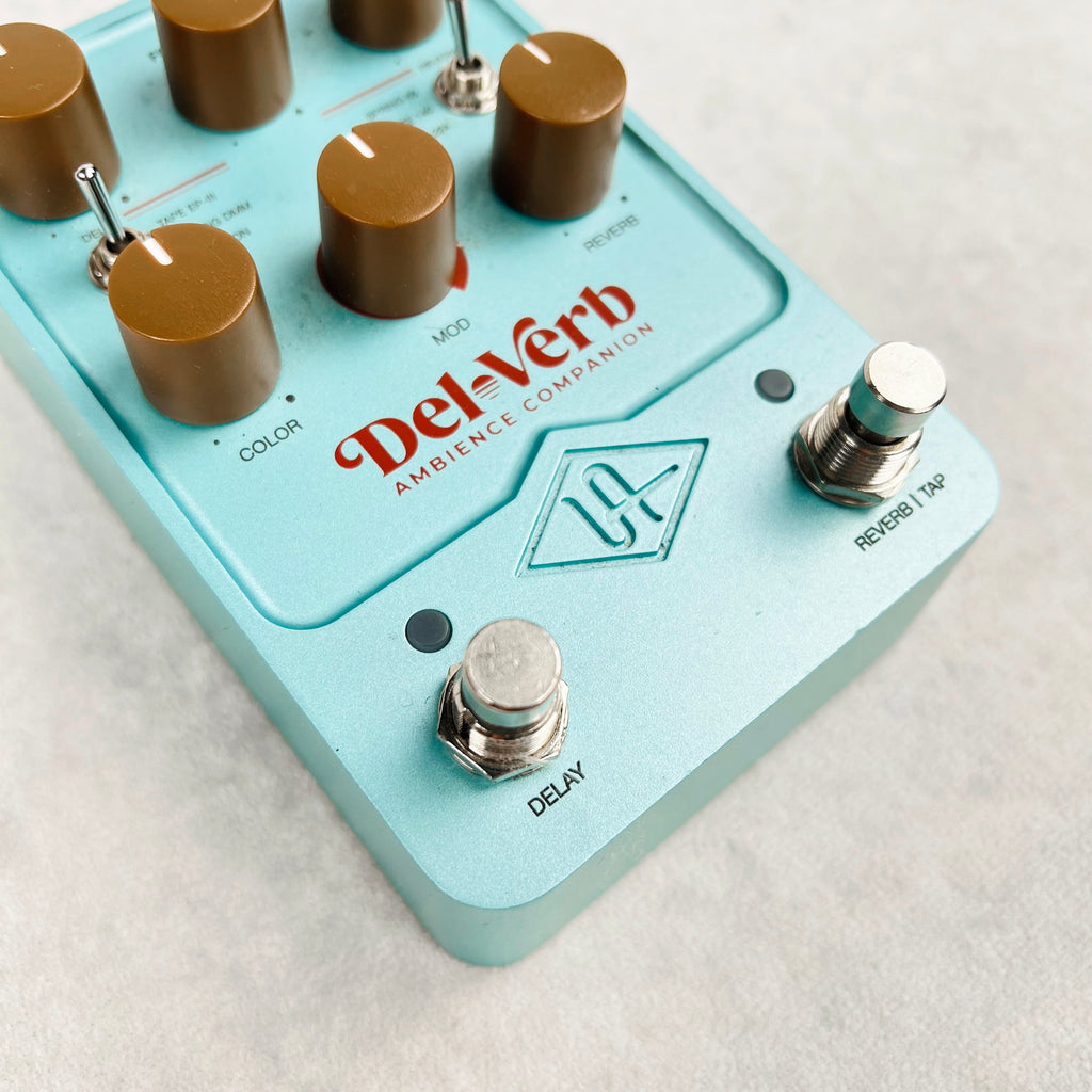 Universal Audio Del-Verb Ambience Companion Pedal - Seafoam Green - 3