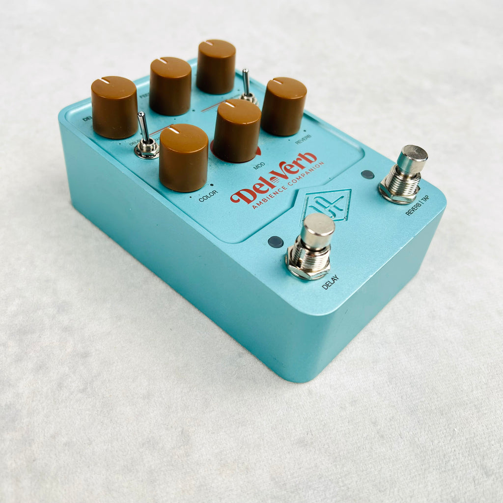 Universal Audio Del-Verb Ambience Companion Pedal - Seafoam Green - 4