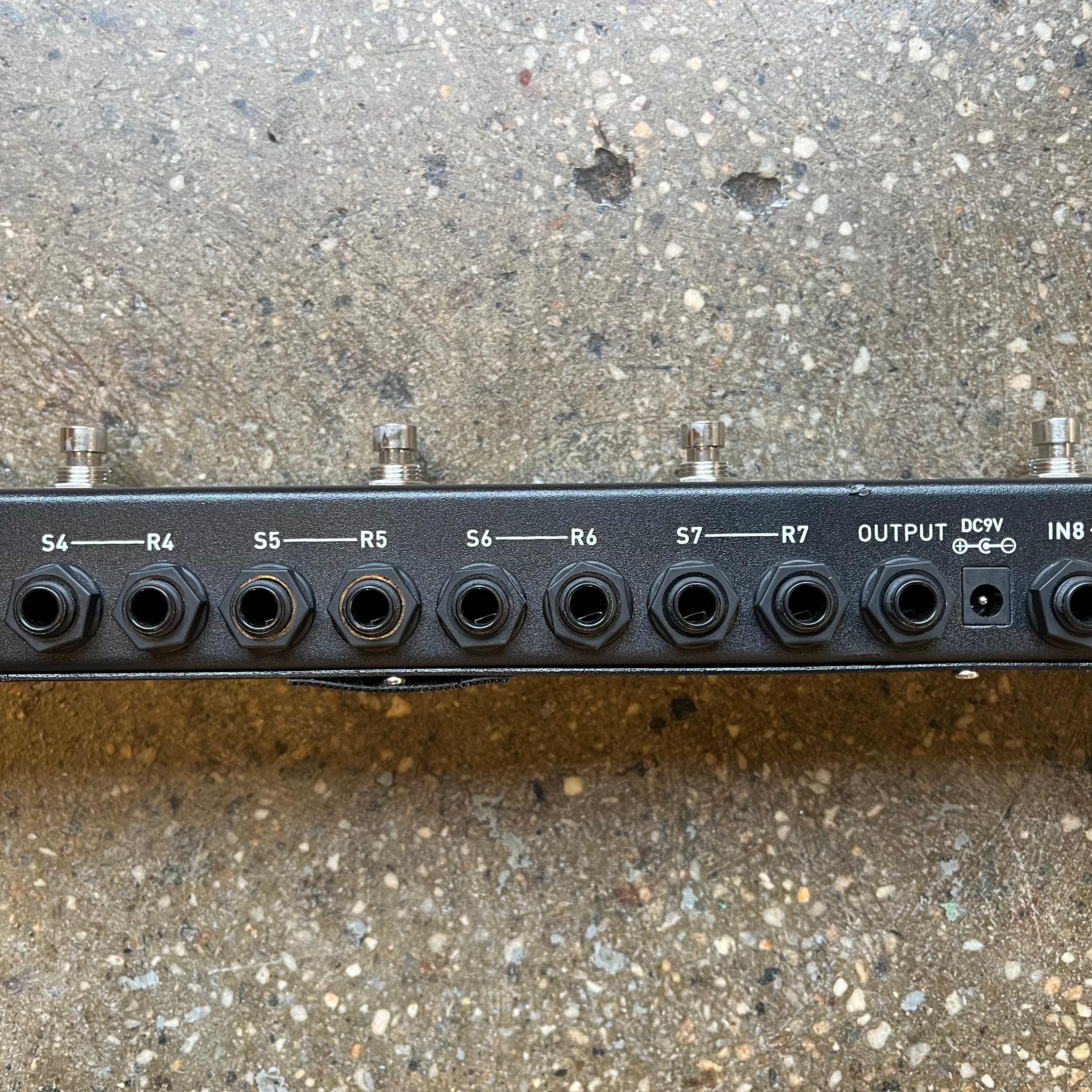Accel FX8 Command Center 8 Loop Programmable Switcher - Black | Tone Wolf
