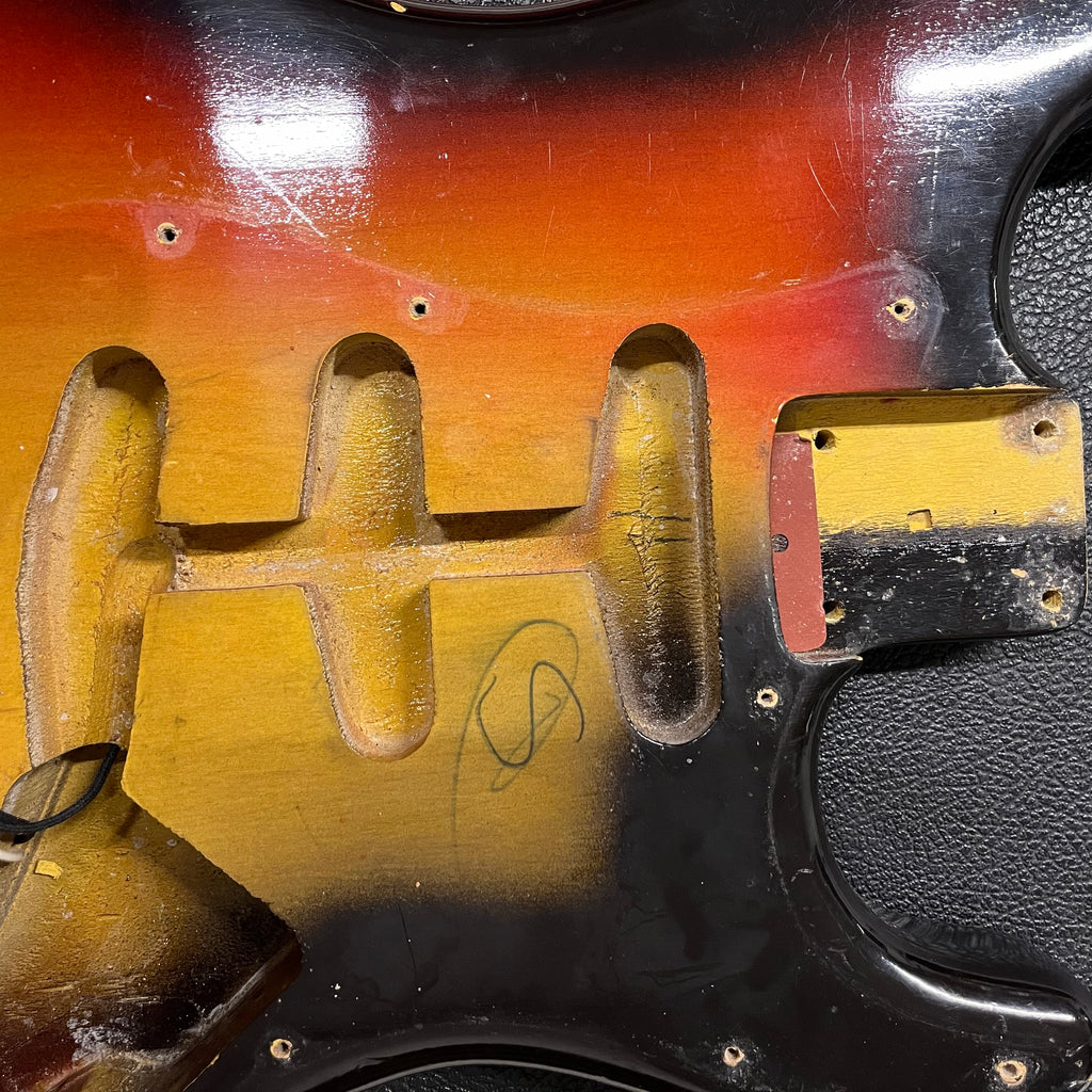 1965 Fender Stratocaster Vintage Electric Guitar Three Tone Sunburst - 13